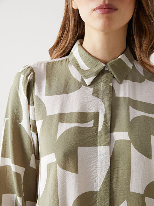 G?mlek Yaka Desenli Elbise