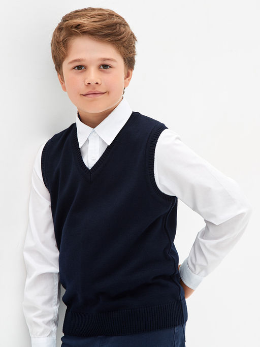 Темно-синий вязаный жилет для мальчика