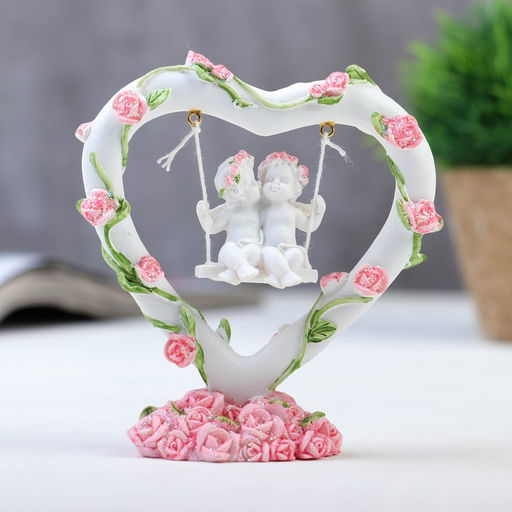 Фигурка «2 ангелочка на качелях в сердце», в венке из роз, 11×10×4 см