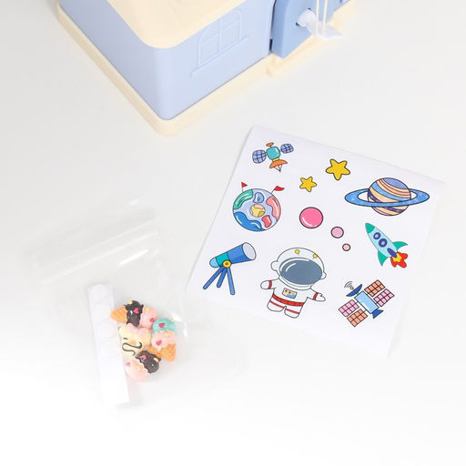 Копилка для денег с замком и ключом «Домик в нежных тонах», наклейки и декор для украшения, пластик, 14×10×13 см, МИКС