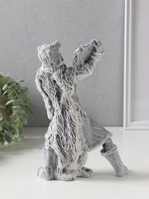 Фигура «Шаман в шкуре медведя с бубном», мраморная крошка, 25 см