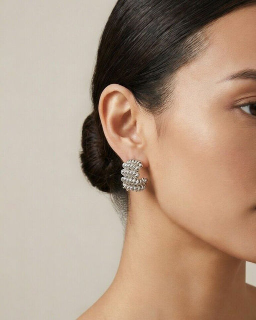 Стильные серьги