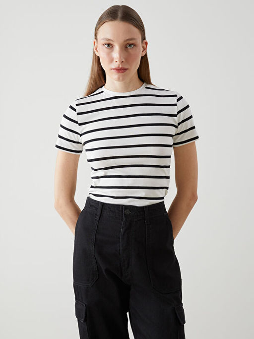 Bisiklet Yaka ?izgili Kad?n Ti??rt