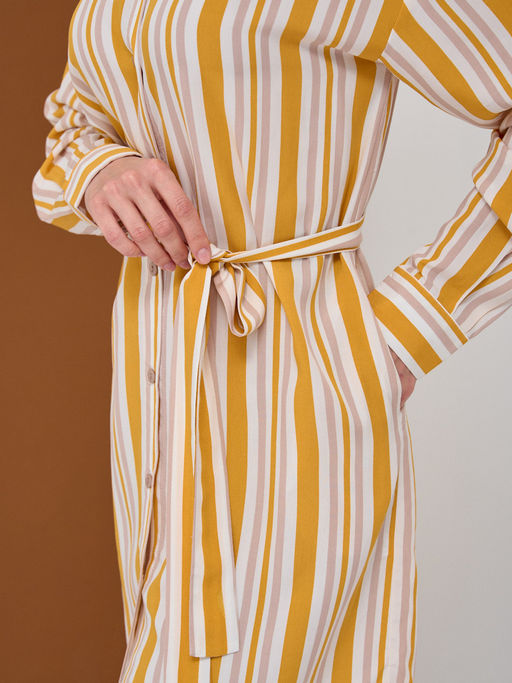 Платье-рубашка оверсайз из однотонного штапеля