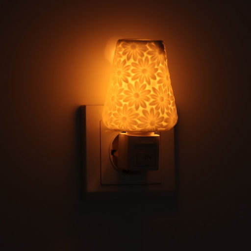 Светильник «Цветы» 1×7 Вт Е11 белый 7×7×12 см