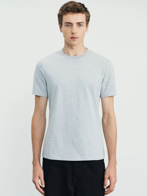 Базовая футболка slim fit / Zarina