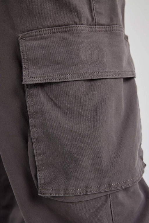 Прямые габардиновые брюки с карманами-карго и карманами Relax Fit - Defacto фото 6