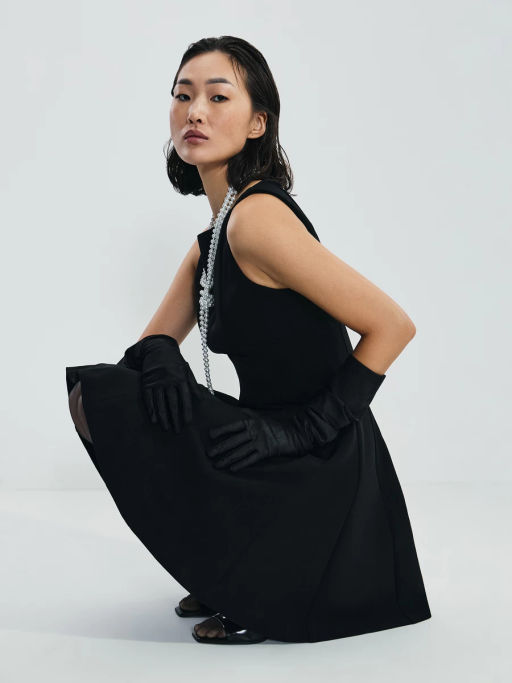 Платье мини приталенного силуэта / Zarina