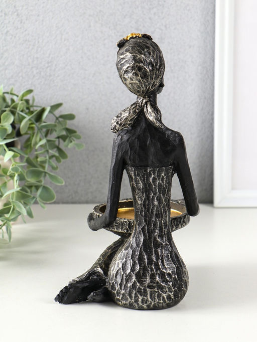 Фигура - подсвечник на 1 свечу «Африканка в косынке с цветами», полистоун, чёрный, d=8 см, 14×11.5×24.5 см