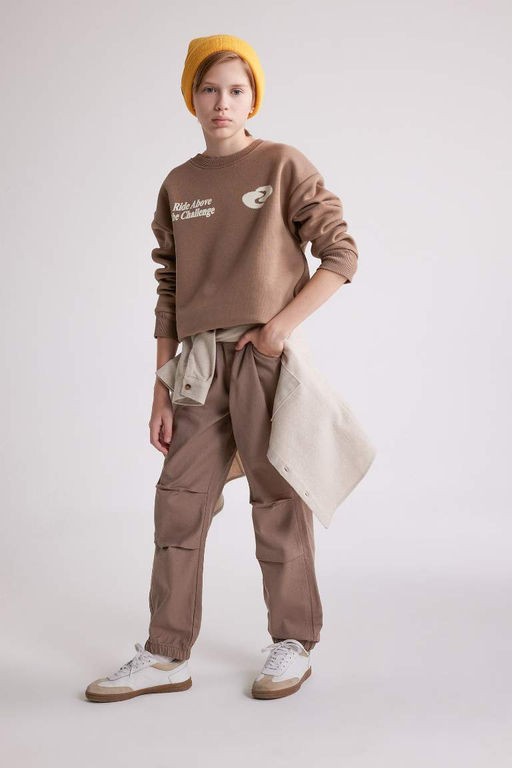 Габардиновые брюки-джоггеры для мальчиков со шнуровкой на талии и эластичными карманами на штанинах - Defacto фото 3