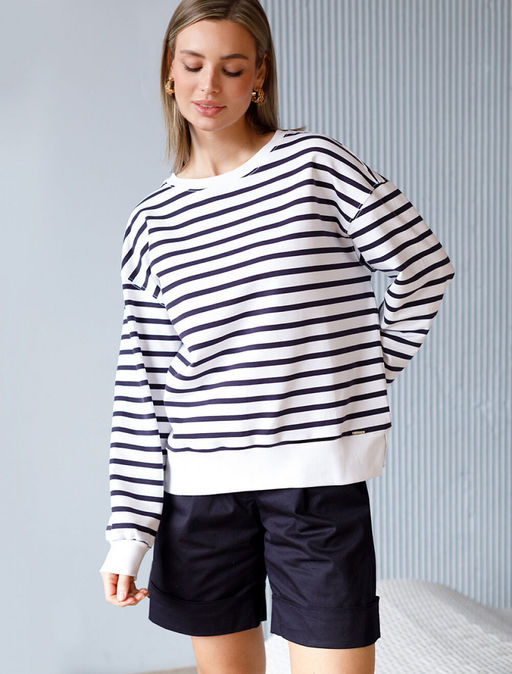 D49.055 Джемпер женский белый-т.синий полоса