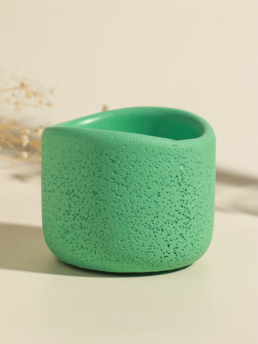 Свеча в вулканическом подсвечнике "Изгиб" мятная 8,3х8,5х7 см