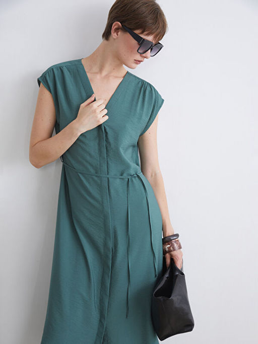 V Yaka Beli Ba?lamal? Elbise