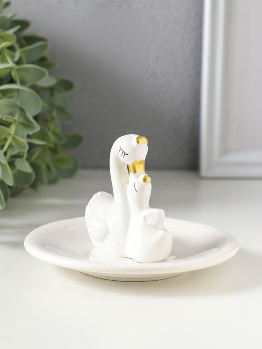 Фигурка - подставка для колец «Лебедь с малышом», керамика, белая, 10×10×7 см