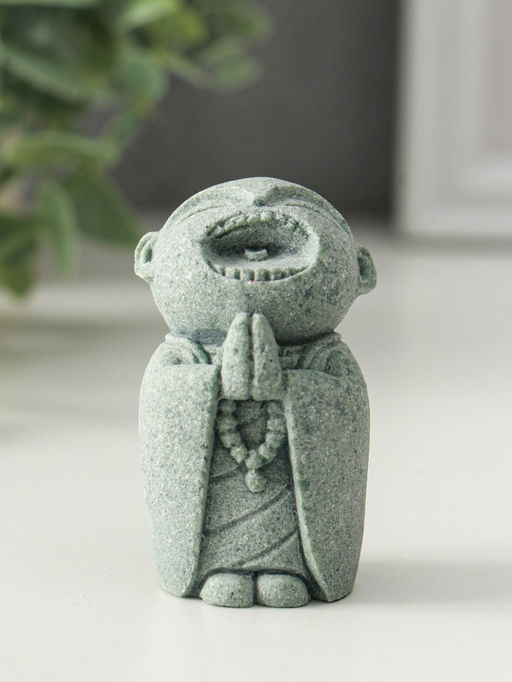 Подставка под благовония песчаник "Маленький монах Сян Дао" 3,5х3х5,5 см