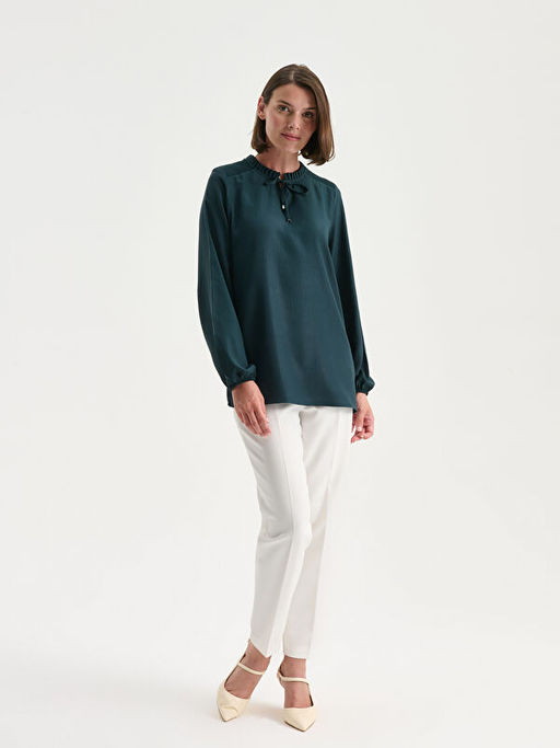 F?rf?rl? Ba?lamal? Yaka Bluz