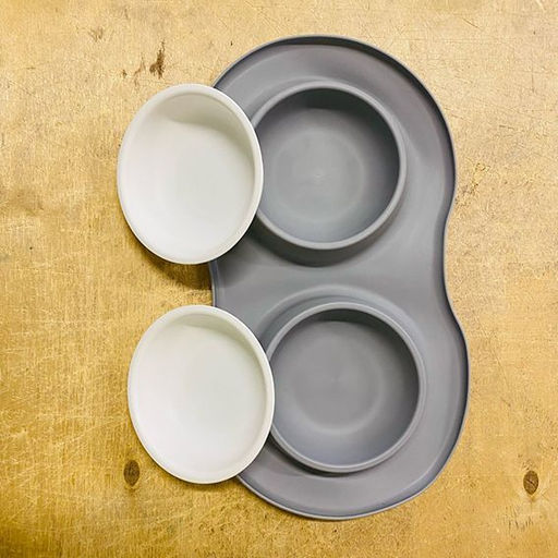 Двойная миска на силиконовой нескользящей подставке розовая 43х25х5см