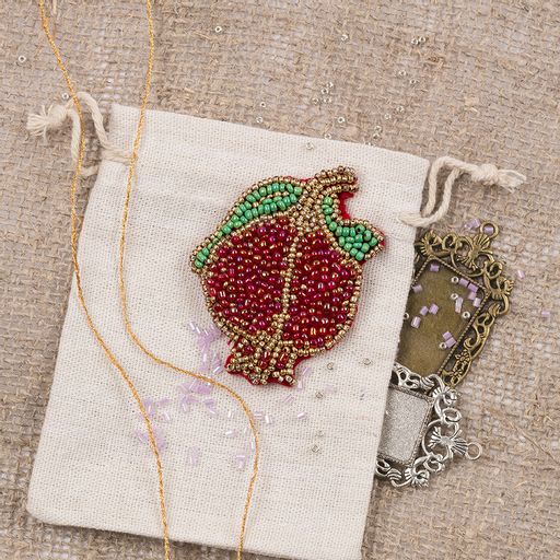 Klart набор для вышивания 10-001 Брошь. Гранат 5 х 7 см