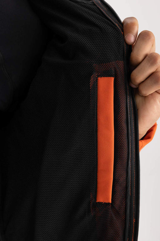 Водоотталкивающее пальто из софтшелла с капюшоном стандартной посадки DeFactoFit  фото 7