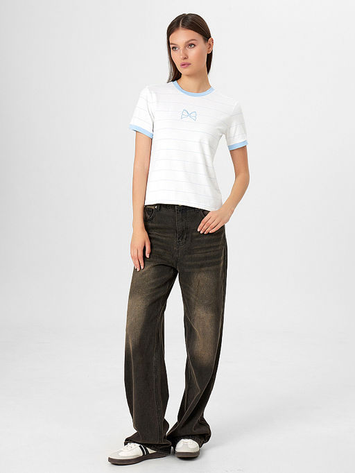 Футболка женская белая с вышитым бантиком на груди - Mark formelle фото 3