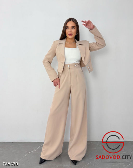 Женский брючный костюм