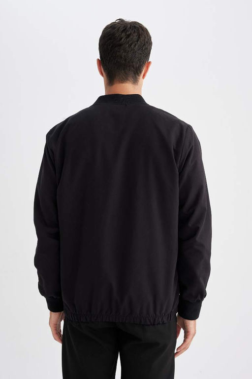 Водоотталкивающее пальто-бомбер стандартного кроя с воротником-стойкой - Defacto фото 6