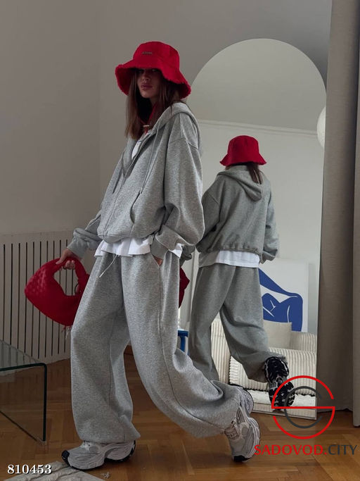 Костюм женский спортивный