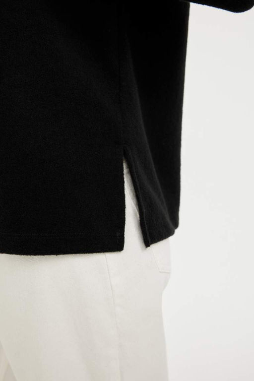 Женская черная однотонная футболка с длинным рукавом из ткани селаник стандартного кроя с круглым вырезом - Defacto фото 6