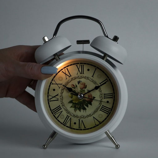 Будильник «Прованс», дискретный ход, d=9 см, с подсветкой, 17×11 см, от батарейки АА