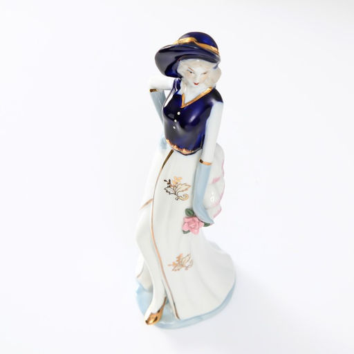 Фигура керамика «Мадмуазель в платье с разрезом, с цветком», кобальт, 22.5×6.5×7.3 см