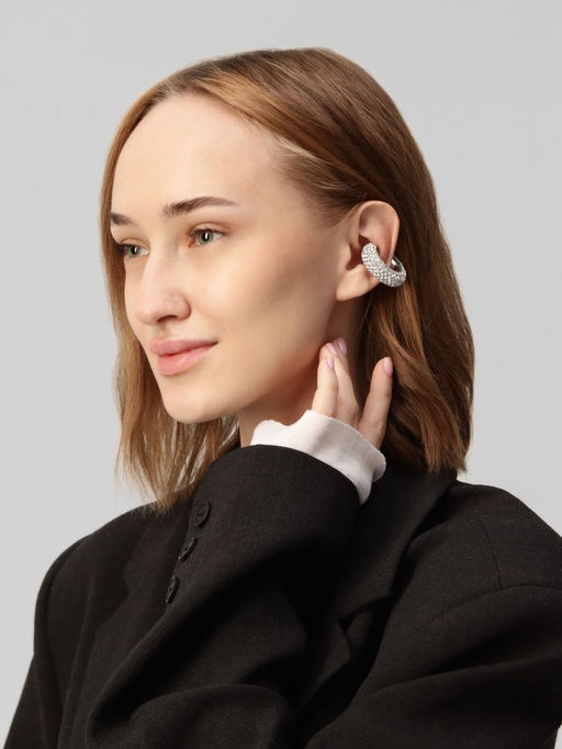 Цена за 2 шт. Серьги каффы Бублик, малые стразы, белые в серебре - Qf фото 4