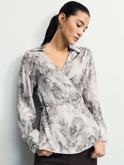 Приталенная блуза из вискозы / Zarina