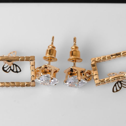 Серьги со стразами Порхай бабочки в прямоугольнике, цвет белый в золоте - Queen fair фото 2