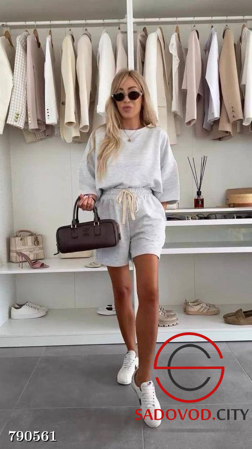 Женский костюм с шортами