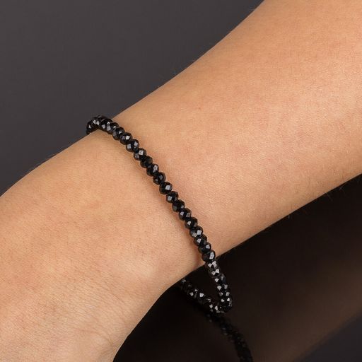 Браслет из черной Шпинели