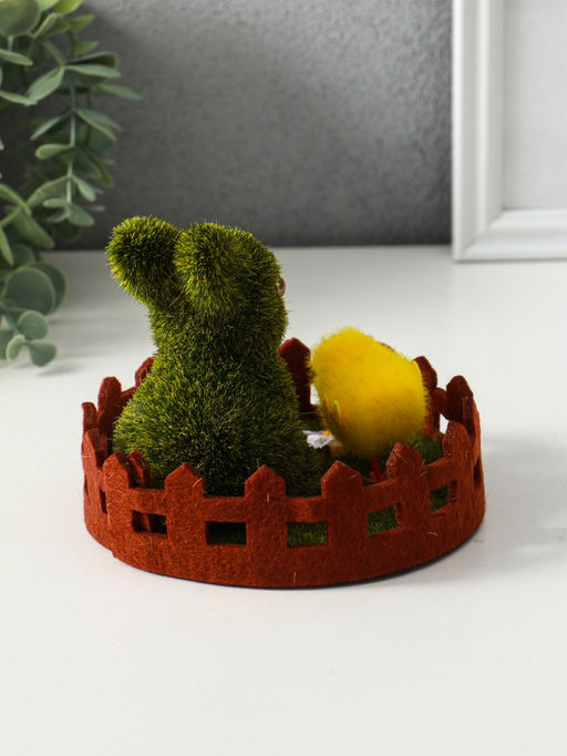 Фигурка пасхальная «Зайчик с цыплятами на лужайке с забором», 12.5×12.5×10.5 см