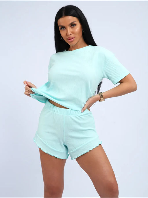 150 Костюм с шортами