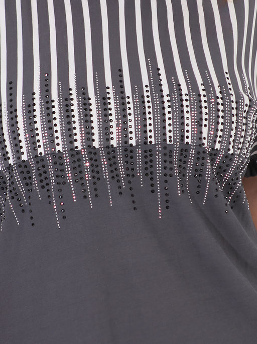 Серое платье со стразами свободное для полных - Almond фото 7