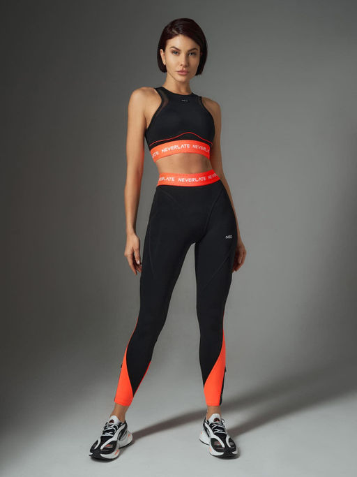 Спортивный топ-бра с яркой брендированной резинкой - NEVERLATE фото 5