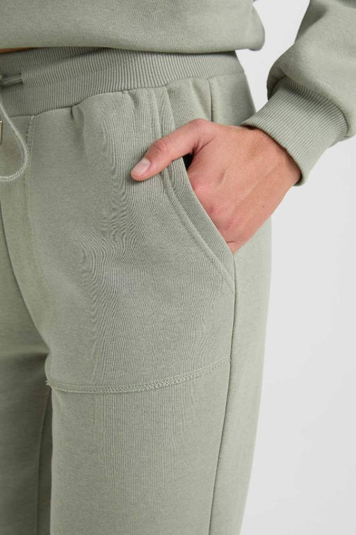 Базовые однотонные толстые спортивные штаны для бега с кружевом и карманом на талии стандартного кроя - Defacto фото 5