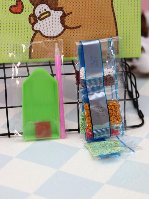 Алмазная мозаика на подрамнике Draw Me! Dreamy capybara, (20*20 см)