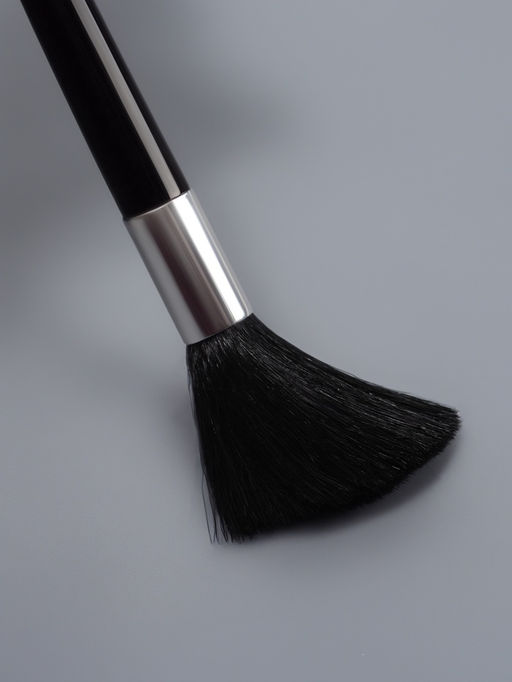 Цена за 3 шт. Набор кистей для макияжа SMOKY, 5 шт., футляр с зеркалом, чёрный