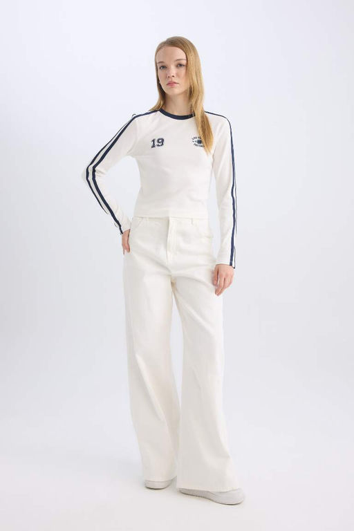 Женская белая классная футболка в рубчик с длинным рукавом с принтом - Defacto фото 2