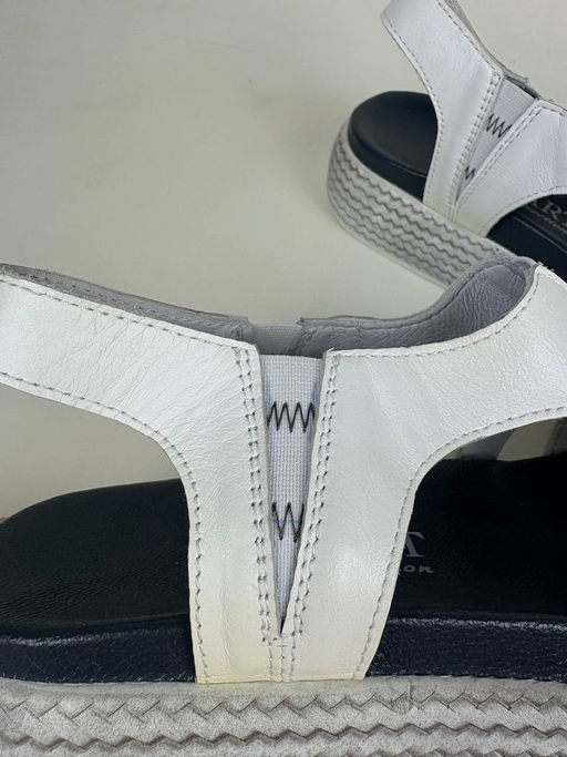 Босоножки 2030.2530w.белый уценка