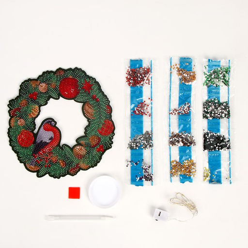 Алмазная мозаика на новый год с полным заполнением на фигурке. Венок «Снегирь», 20×20 см, набор для творчества