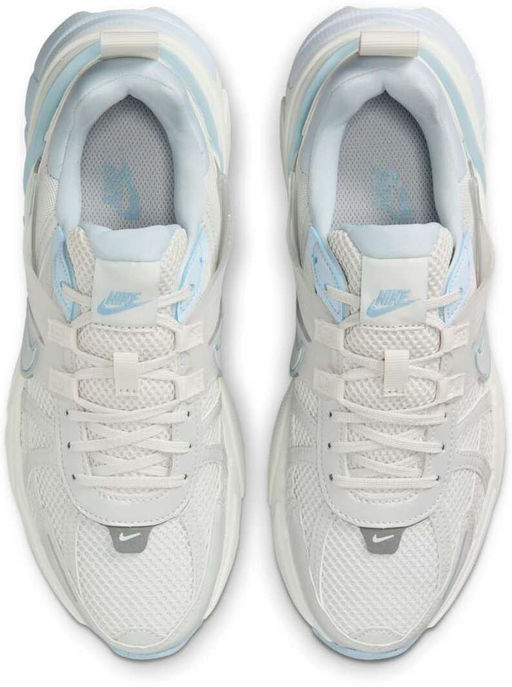 Кроссовки женские