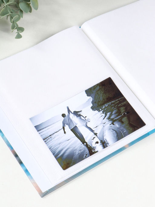 Фотоальбом на 80 фото 10х15 см "Мальчик в клетчатой рубашке с мишкой" в коробке 5х19х22,8 см   10962