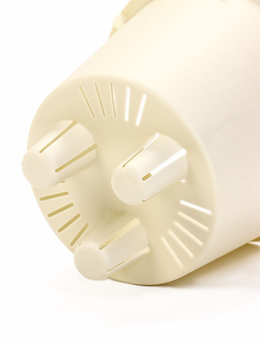 Кашпо для цветов «Рамона», 1.9 л, d=18 см, h=16.5 см, со вставкой, пластиковое, белое