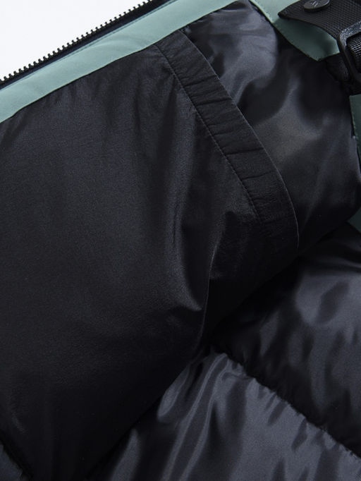 Парка зимняя мужская с капюшоном и мехом енот зеленого цвета 9537-1Z - Valianly фото 12