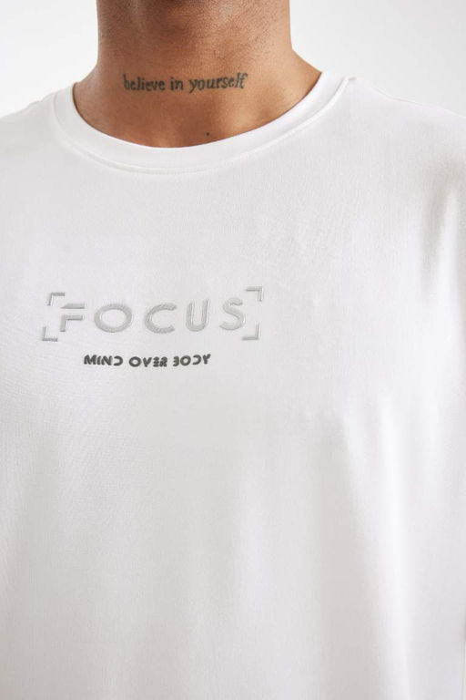 DeFactoFit Стандартная футболка с круглым вырезом и короткими рукавами с принтом  фото 5